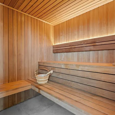 Praska With Private 28,5 Sqm Pool, 3 En-suite Bedrooms, Sauna, 1km To *