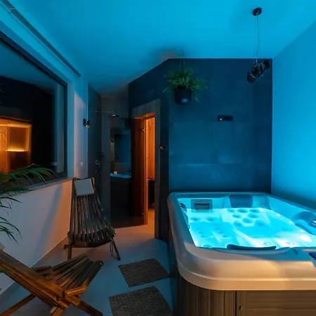 Villa Praska With Private 28,5 Sqm Pool, 3 En-suite Bedrooms, Sauna, 1km To