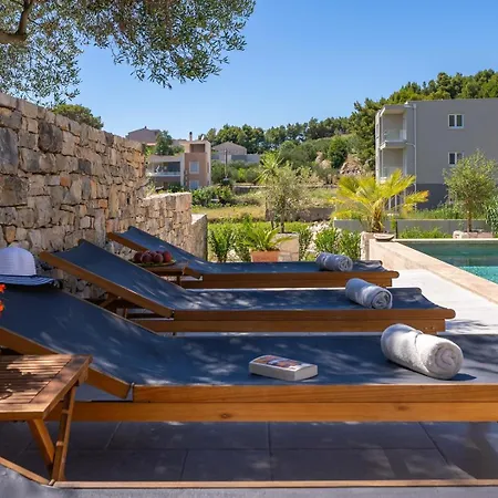 Villa New! Praska With Private 28,5 Sqm Pool, 3 En-suite Bedrooms, Sauna, 1km To